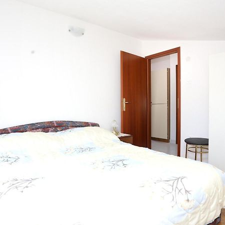 Family Friendly Seaside Apartments Razanj, Rogoznica - 10373 Camera foto