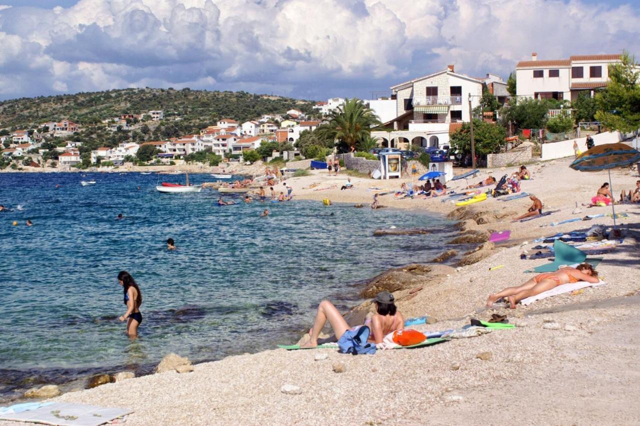 Family Friendly Seaside Apartments Razanj, Rogoznica - 10373 Esterno foto