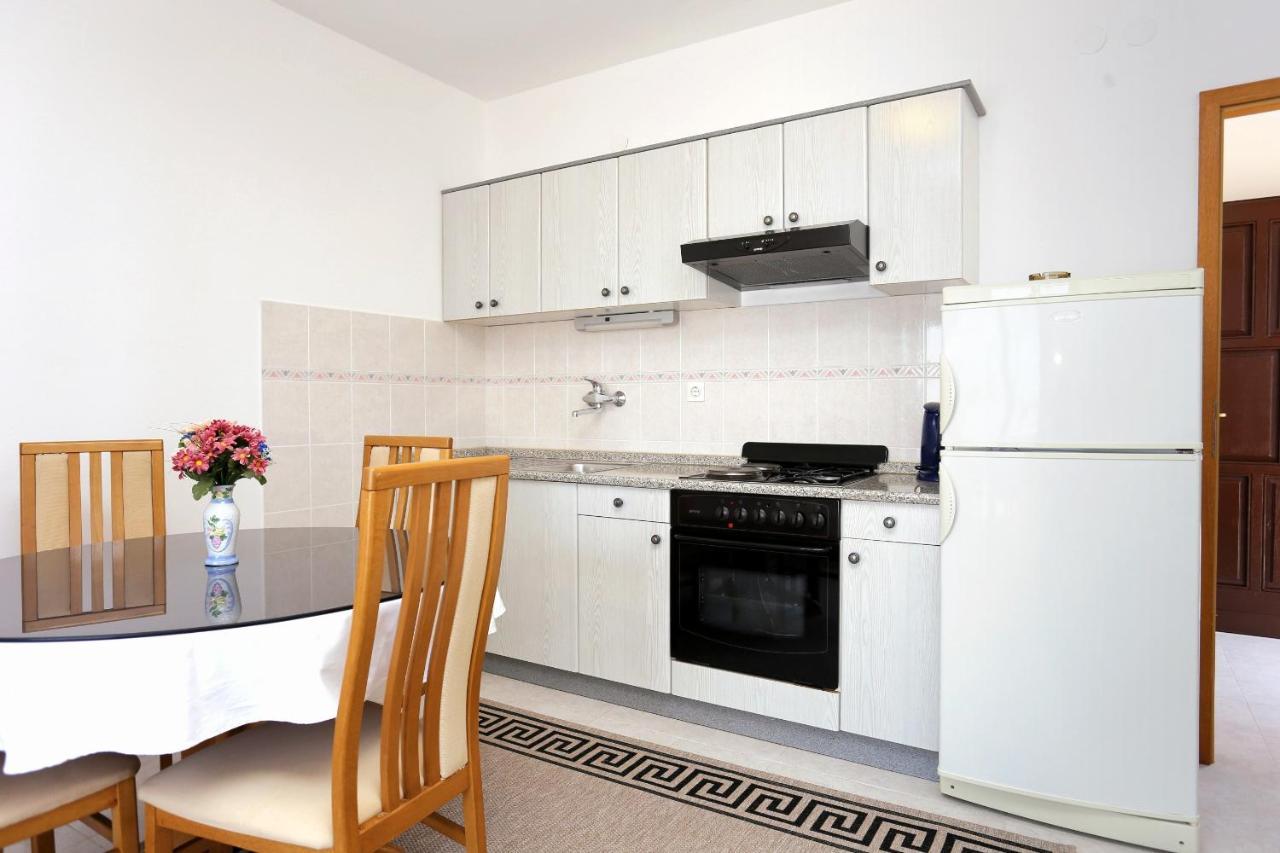 Family Friendly Seaside Apartments Razanj, Rogoznica - 10373 Esterno foto