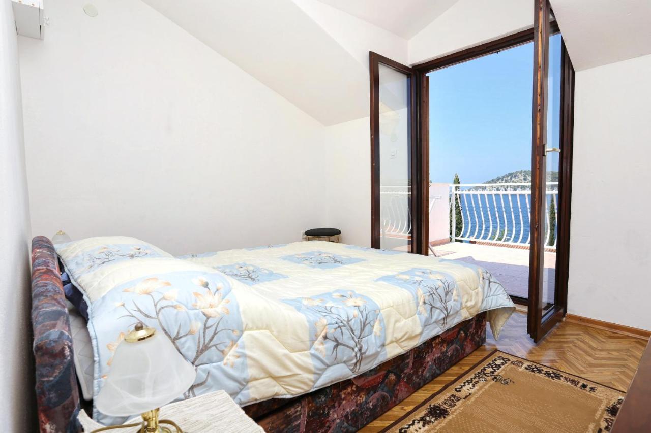Family Friendly Seaside Apartments Razanj, Rogoznica - 10373 Esterno foto